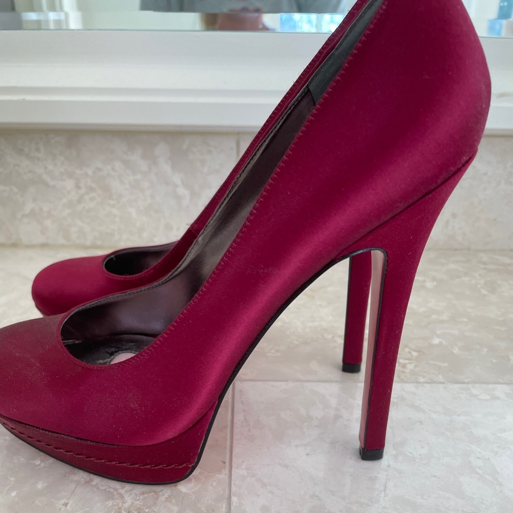 Paris Hilton velvet red heel
